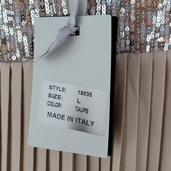 Magari Taupe Pleated Sleeveless Dress with Sequins Top. Size Large. - Picture 9 of 13